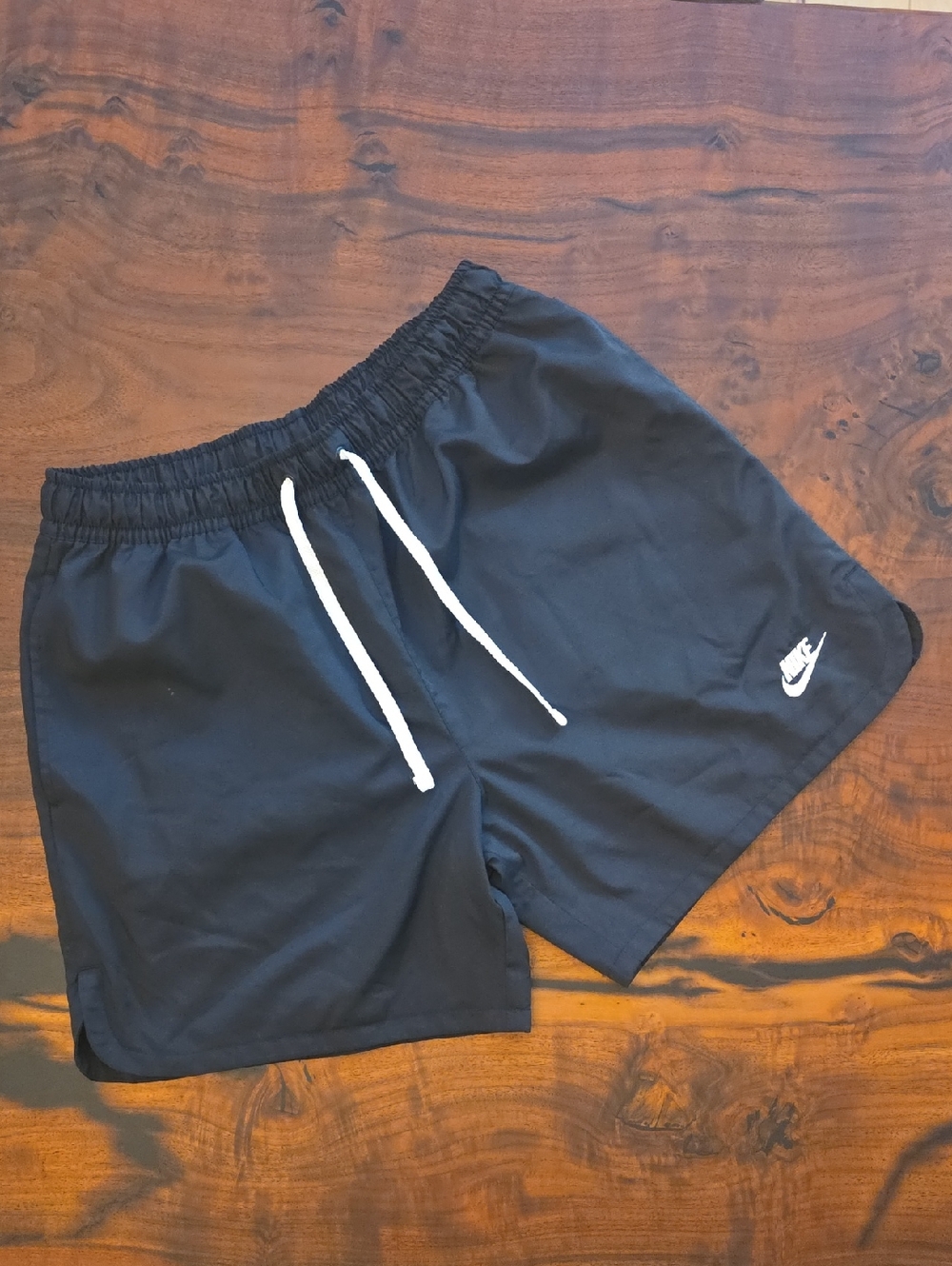 Nike Men’s Black Lined Athletic Shorts ✨️with White Drawcord✨️